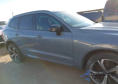 2022 Volvo Xc60 B5 R-Design z USA, uszkodzony, nr VIN YV4L12DM5N1082292